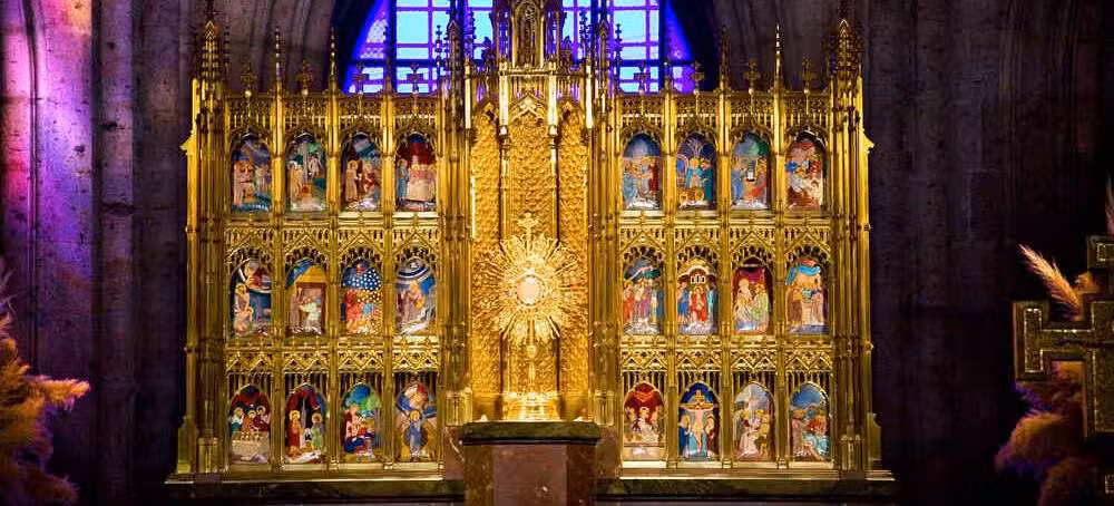 Nombres de la Eucaristía-Horarios de Misa