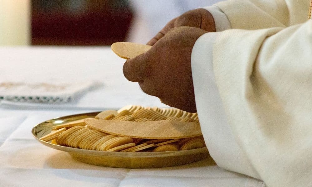 ¿Conviene Ir a Misa Sin Sentirlo?