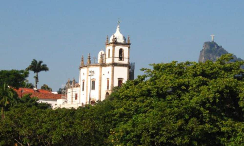 Iglesia de la Gloria del Outeiro sobre la colina en Río de Janeiro